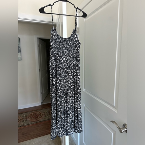 NWOT Old Navy Fit & Flare Sleeveless Floral Midi Dress for Women - Picture 4 of 4